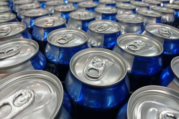 Automatic palletizing system for a can production line